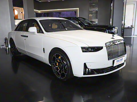 2025�� Black Badge