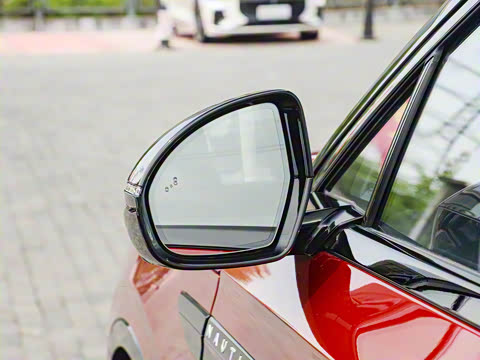 2025�� 2.0T ������������˹��