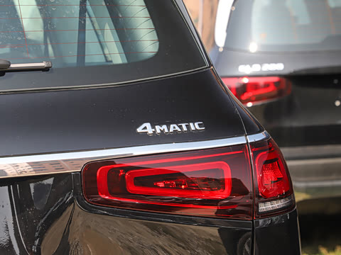 2022�� GLS 450 4MATIC ������