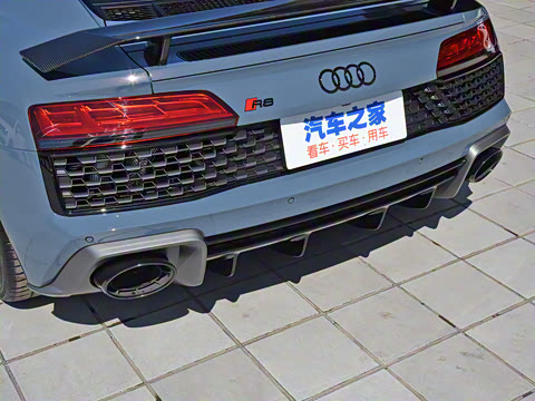 2022�� V10 Coupe performance