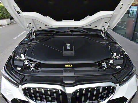 2025 xDrive 50L M˶װ