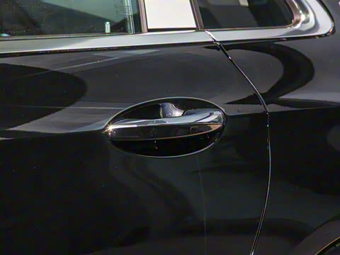 2022�� �Ŀ�� E 350 e L ���ʽ��϶����γ�