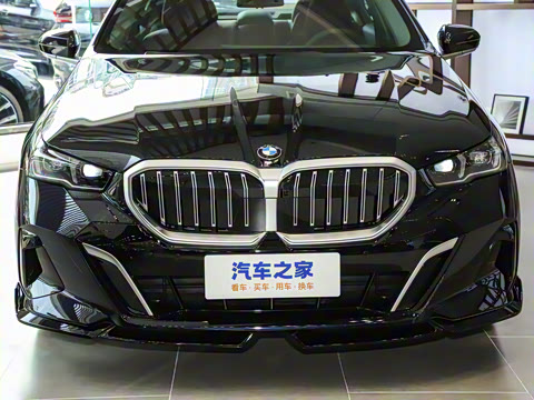 2025�� 530Li xDrive M�˶���װ