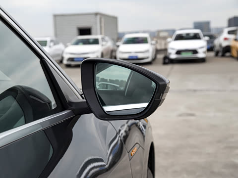 2021�� 50 quattro ������