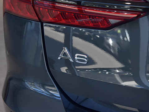 2025�� allroad quattro ̽���� 55 TFSI ����ԽҰ��