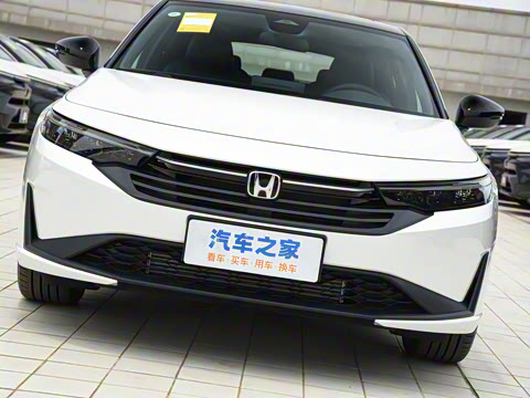 2025�� HATCHBACK 240TURBO �ֶ��ھ���