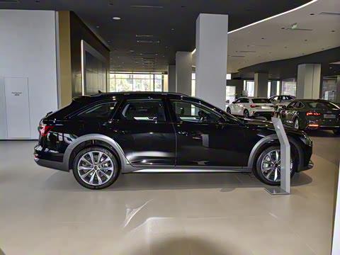 2025�� allroad quattro ̽���� 55 TFSI ����ԽҰ��