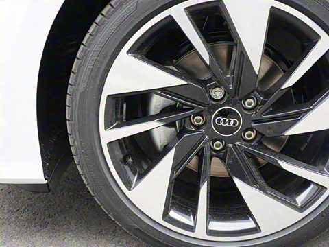 2023�� �Ŀ� A3L Limousine 35 TFSI ʱ���˶���