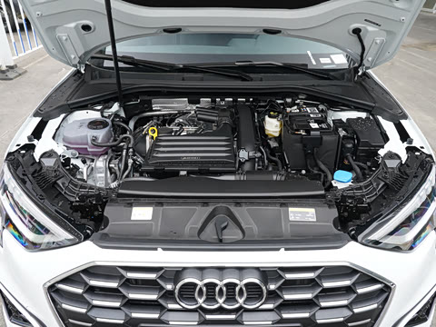 2023�� �Ŀ� A3L Limousine 35 TFSI ʱ���˶���