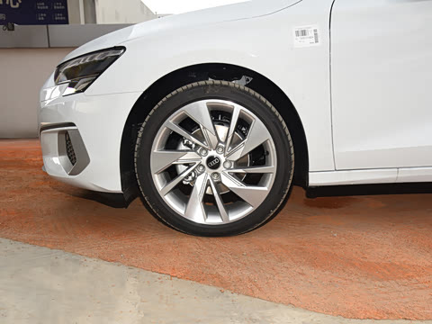 2023�� �Ŀ� A3L Limousine 35 TFSI ʱ��������