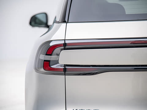 2025�� 215�콢PLUS