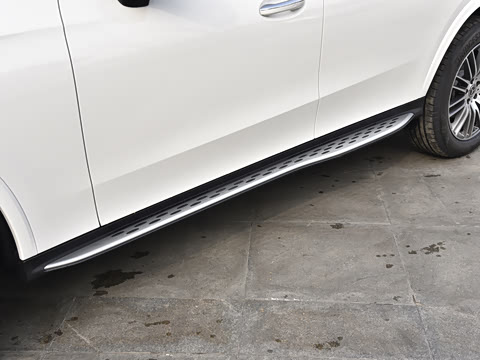 2025�� GLC 300 L 4MATIC ������ 7��