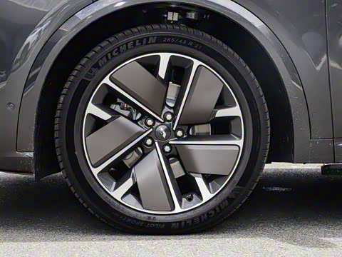 2025�� Ultra ���ܻ��°�