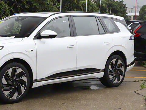 2025�� 210Ultra�Ǽݰ� 6��