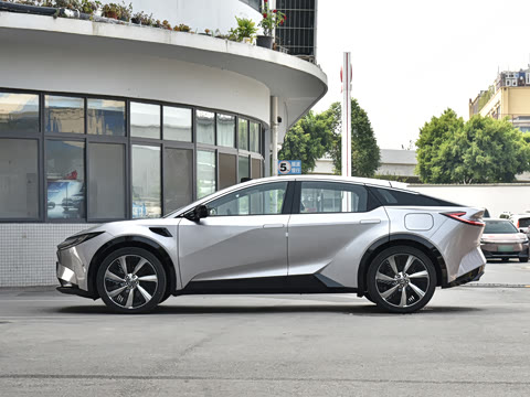 2025�� 630 MAX���а�