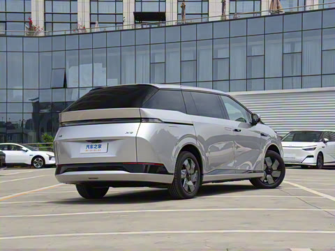 2025�� 650������ Max