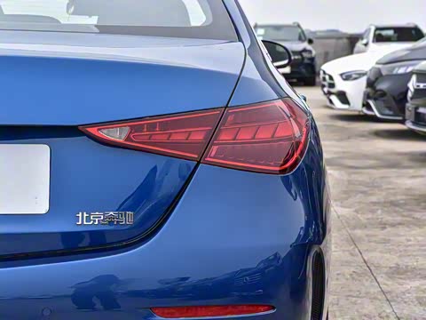 2025�� �Ŀ� C 260 L �˶���