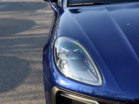 2022�� Macan 2.0T