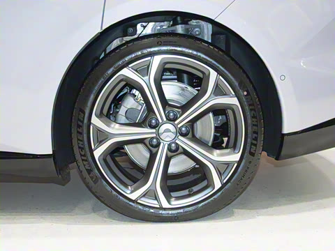 2025�� 75kWh Touring