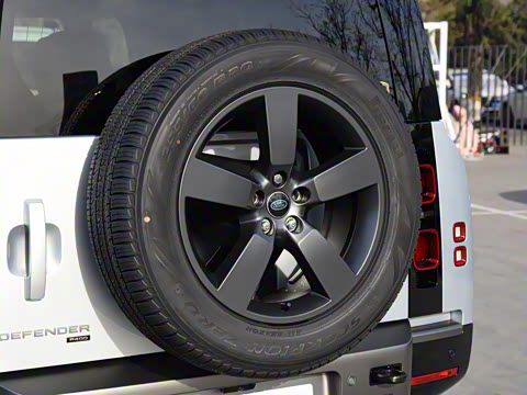 2023�� 110 3.0T P400 X-DYNAMIC HSE