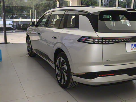 2025�� 636Ultra�Ǽݰ� 6��