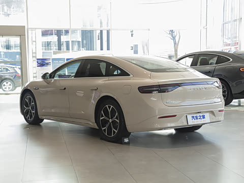 2025�� 705km Pro