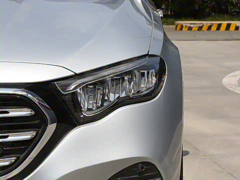 2025�� �Ŀ� E 300 L ʱ����