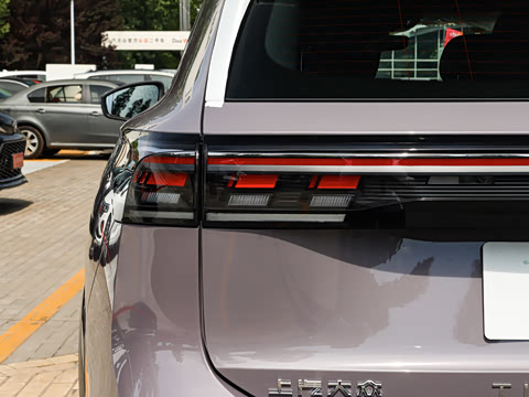 2025�� PRO 380TSI ���� R-Line �����