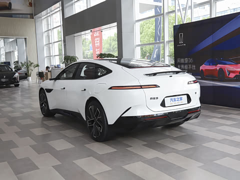 2025�� �Ŀ� Ultra���̰�