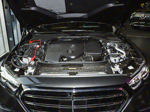 2025�� E 300 L ʱ����