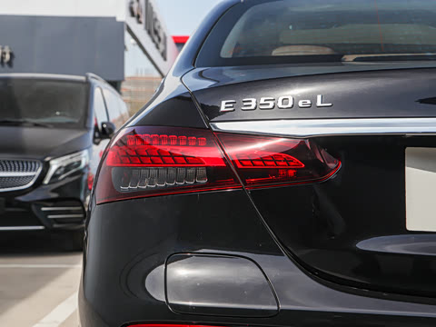 2022�� �Ŀ�� E 350 e L ���ʽ��϶����γ�