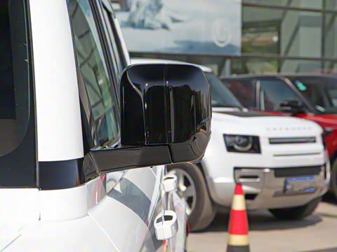 2023�� 110 3.0T P400 X-DYNAMIC HSE