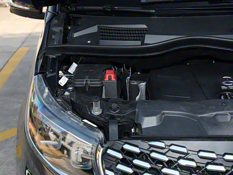 2025�� 2.0T ��Ӱ