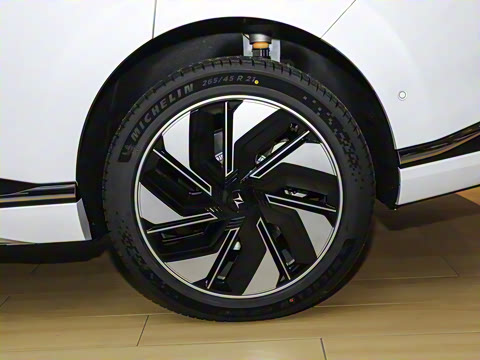 2025�� 636Max����� 5��