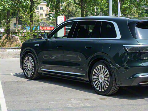 2025�� ���� Ultra�� 53.4kWh 6����