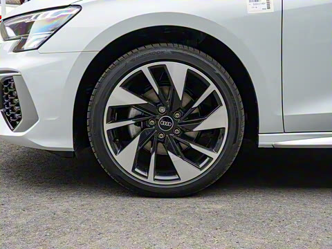 2023�� �Ŀ� A3L Limousine 35 TFSI ʱ���˶���