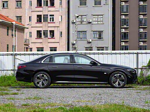 2025�� �Ŀ� E 260 L �˶���