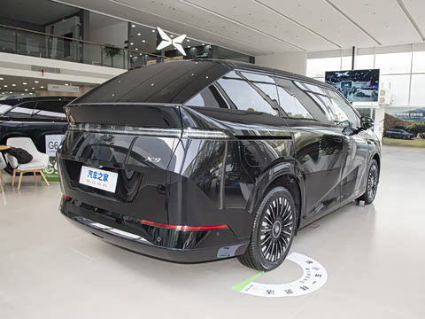 2025�� 650������ Max