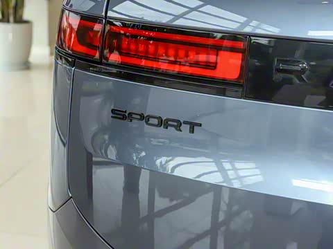 2025�� 400PS Dynamic HSE