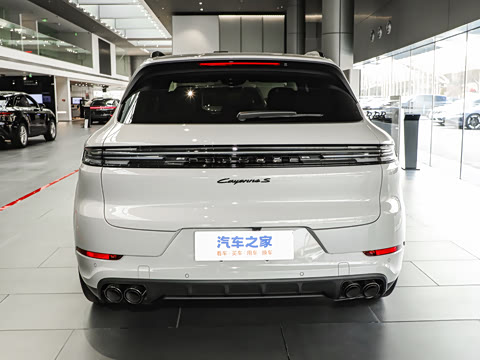 2025�� Cayenne S E-Hybrid 3.0T