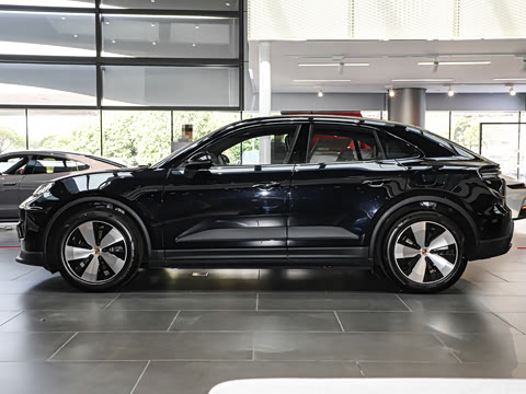2024�� Macan 4