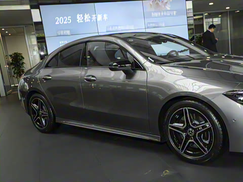 2025�� CLA 260 4MATIC