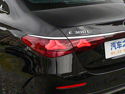 2025�� �Ŀ� E 300 L ����˶���