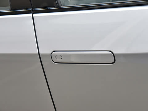 2025�� 550 PRO���а�