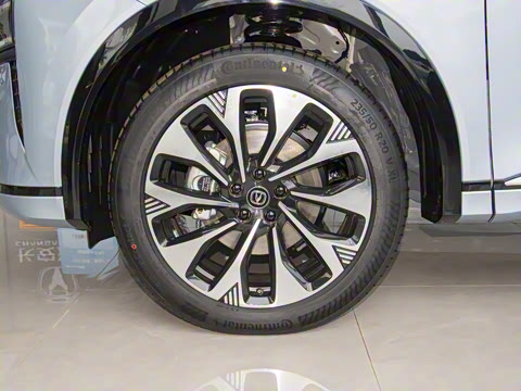 2025�� ���Ĵ� UItra 2.0T ������ �ǻ۾�����