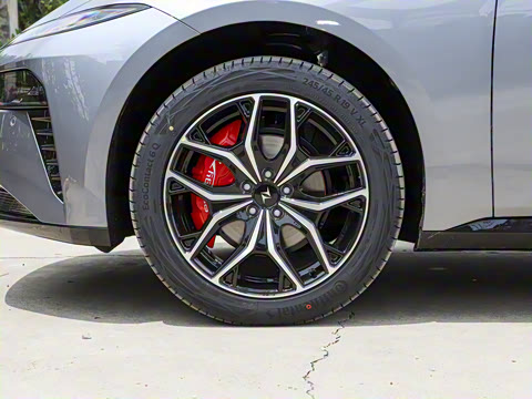 2025�� ���� 550ProѲ����