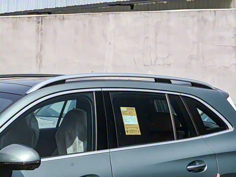 2025�� �Ŀ� GLC 260 L 4MATIC ������