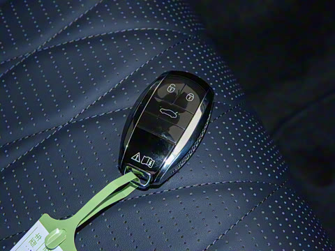 2024�� 4.0T V8 Mulliner