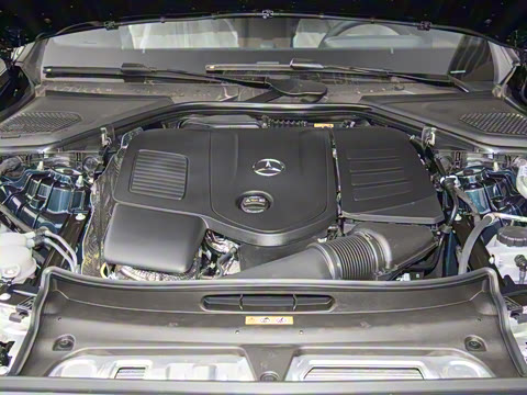 2025�� �Ŀ� E 300 L ������