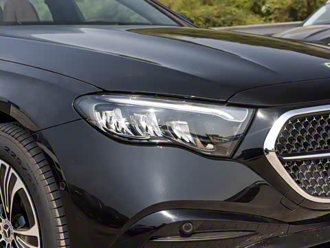 2025�� �Ŀ� E 260 L �˶���